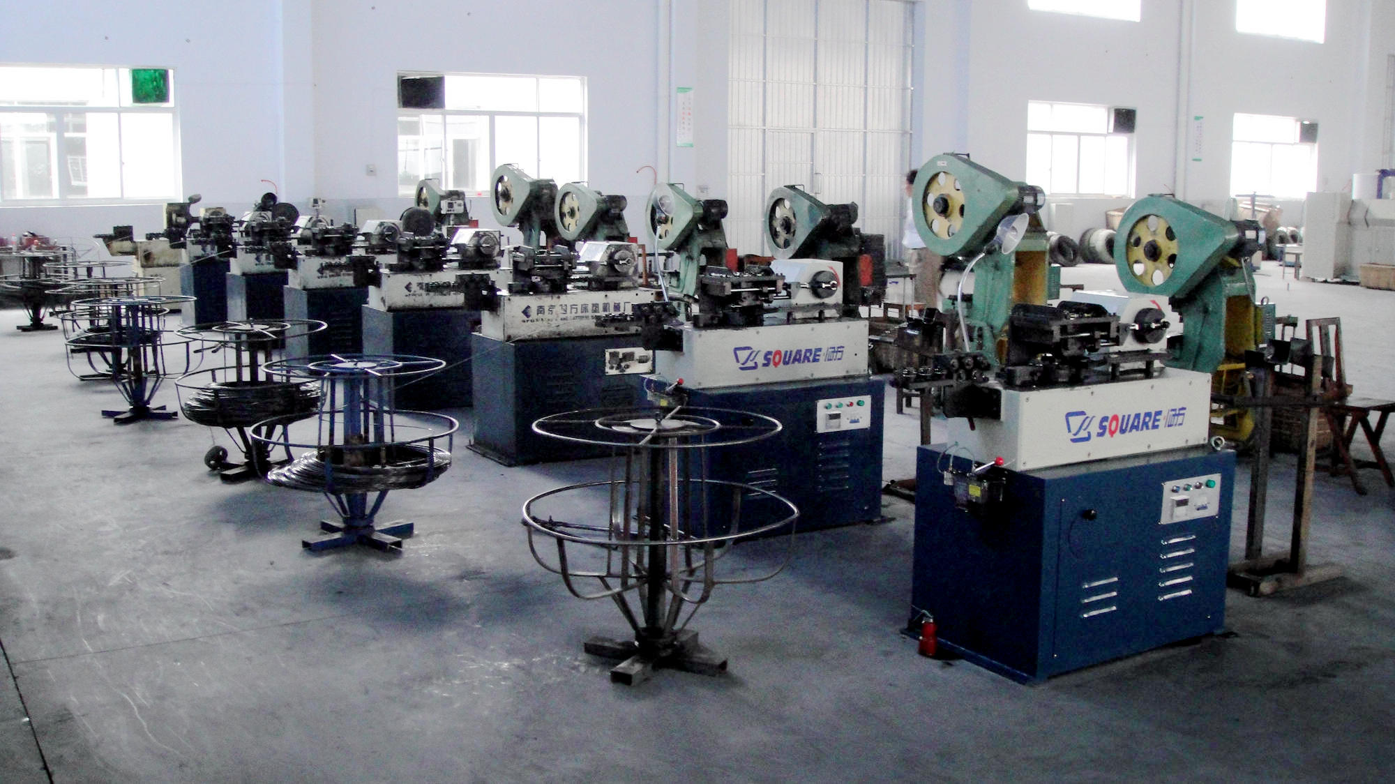 Buying automatic spring machine should be cautious, contact Square Mattress Machinery for fast and good quality.