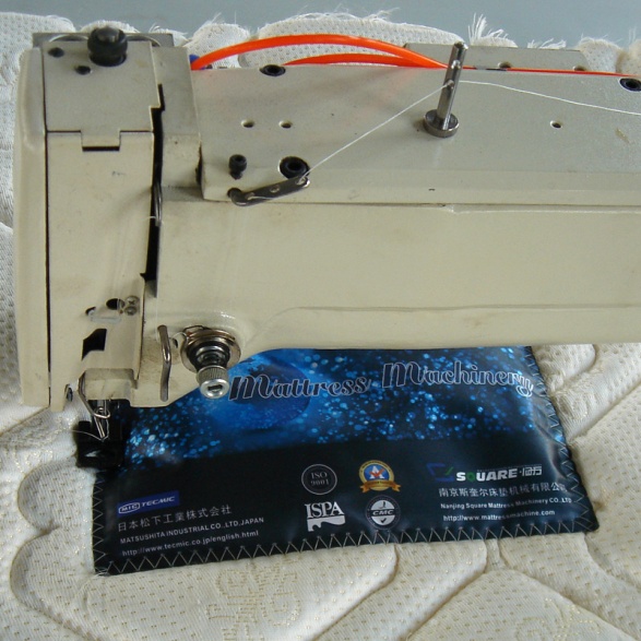 Thick material trademark sewing machine's dust cleaning can not be careless.
