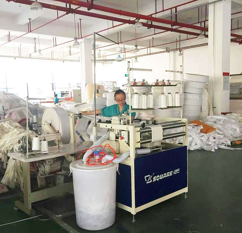 double serging machine.jpg